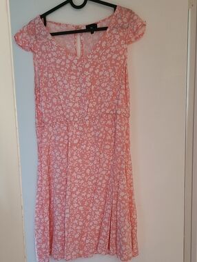 Tag Pink Floral Scoop-Neck Day Dress